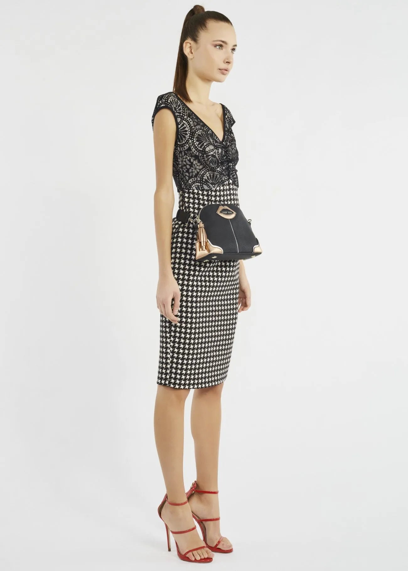 Sheath dress with lace detail - handpicked - Lebanon